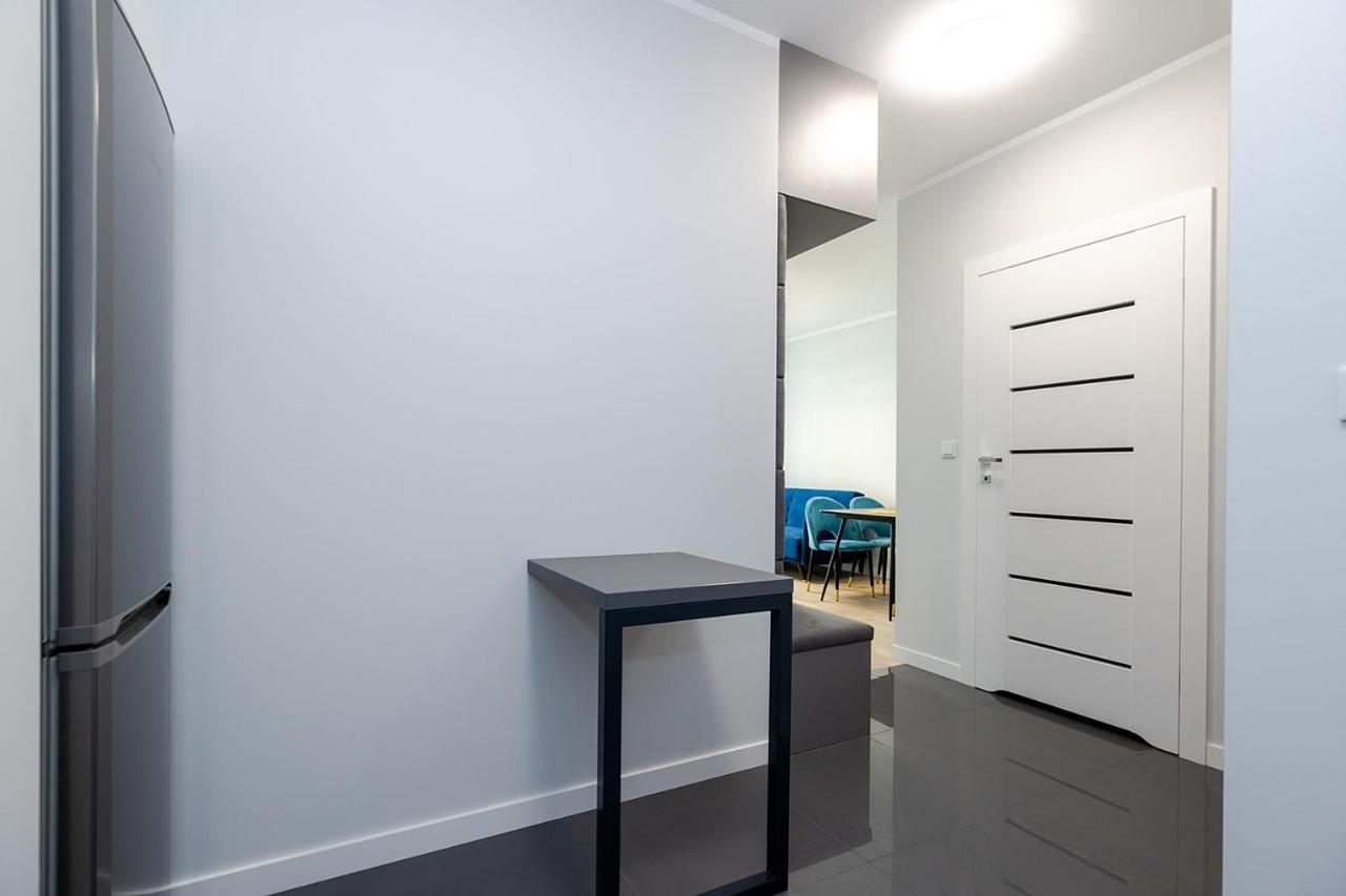 Wola Luxe Apartment Varsavia Esterno foto